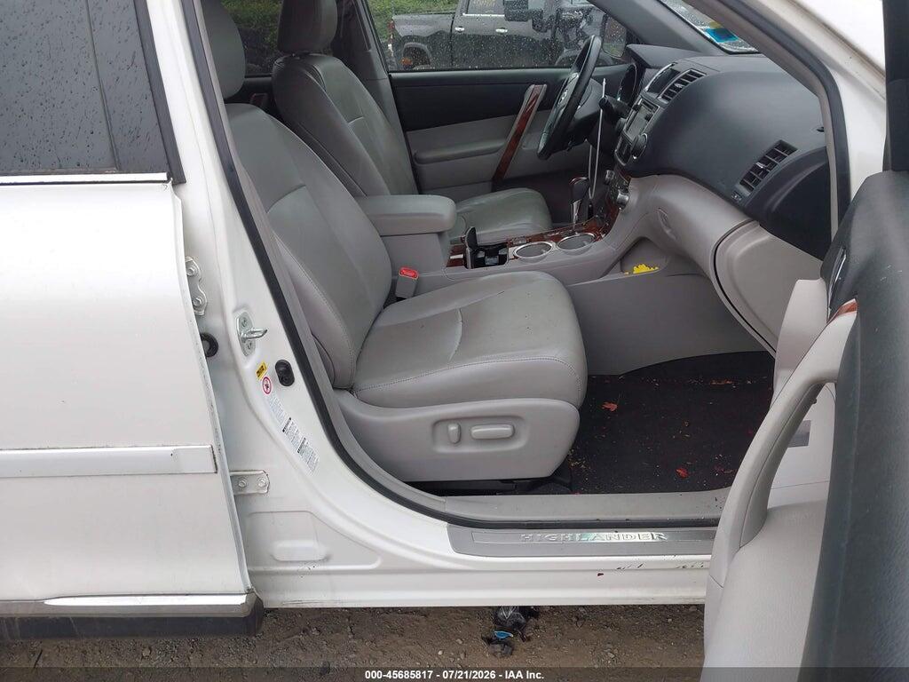5TDDK3EH8DS257941 2013 TOYOTA HIGHLANDER photo no. 5