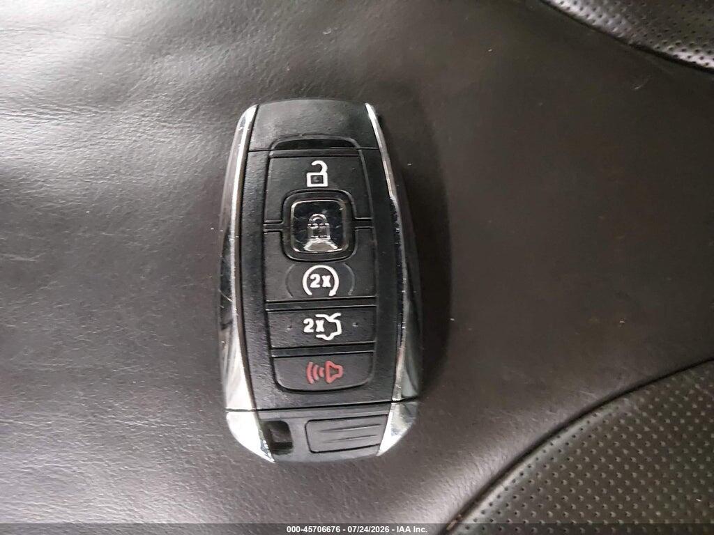 5LMCJ2D90JUL04690 2018 LINCOLN MKC photo no. 11