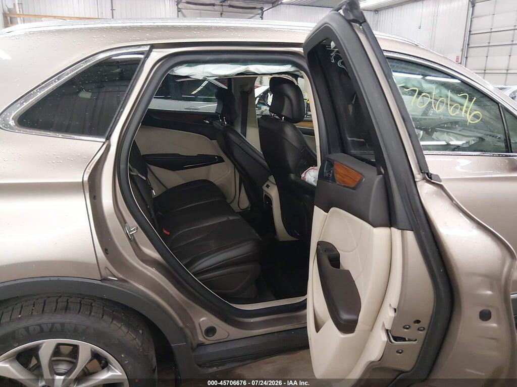 5LMCJ2D90JUL04690 2018 LINCOLN MKC photo no. 8