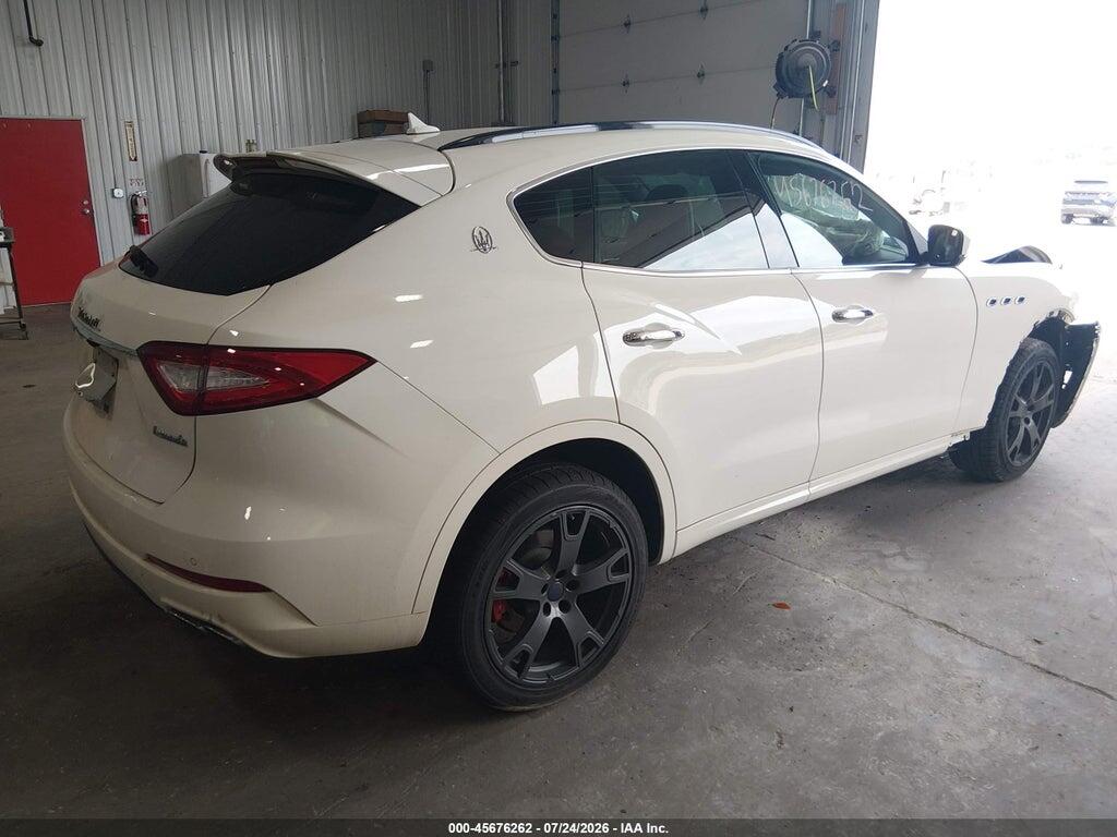 ZN661XUS2JX259608 2018 MASERATI LEVANTE photo no. 4