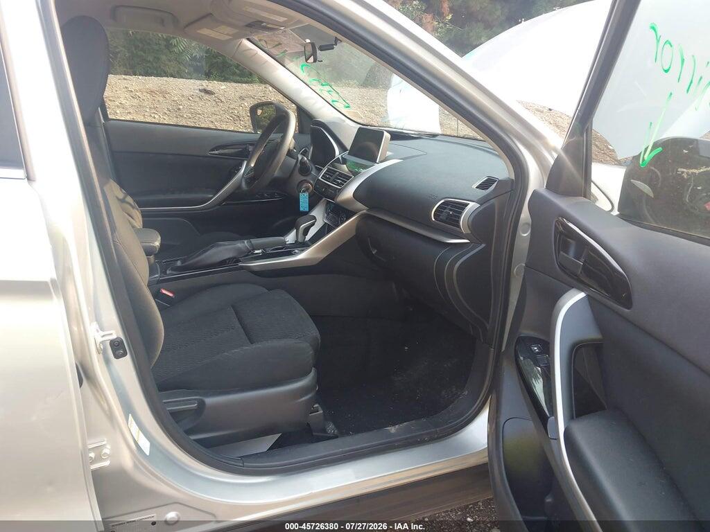 JA4AT4AAXLZ028148 2020 MITSUBISHI ECLIPSE CROSS photo no. 5