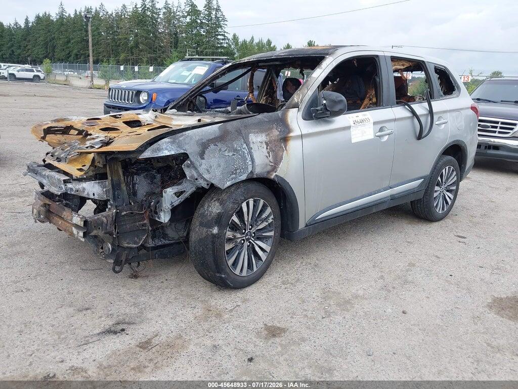 JA4AZ3A38LZ025985 2020 MITSUBISHI OUTLANDER photo no. 2