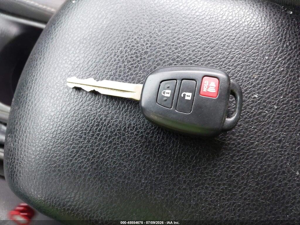 2T3RFREV2DW100486 2013 TOYOTA RAV4 photo no. 11