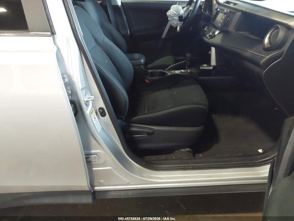 2T3RFREV0DW052213 2013 TOYOTA RAV4 photo no. 5
