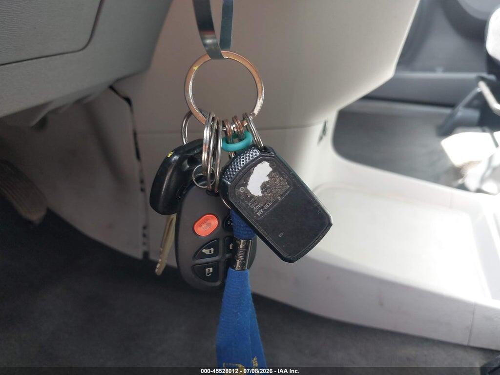 5TDXK3DC2DS280537 2013 TOYOTA SIENNA photo no. 11