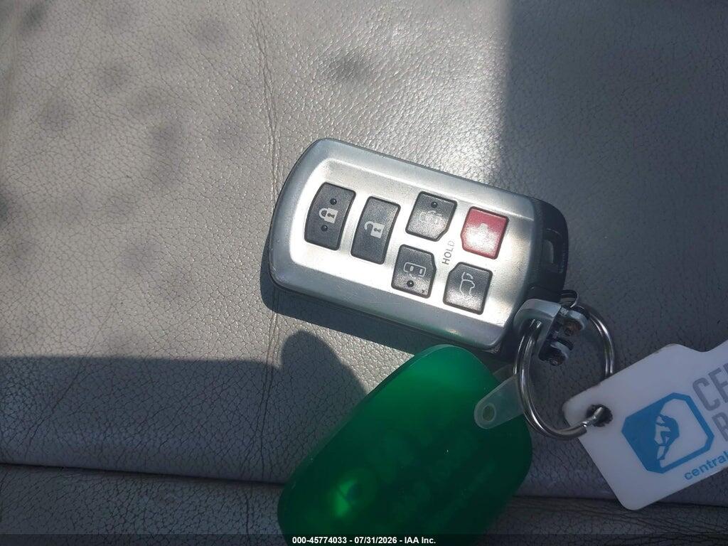 5TDDK3DC5DS065138 2013 TOYOTA SIENNA photo no. 11