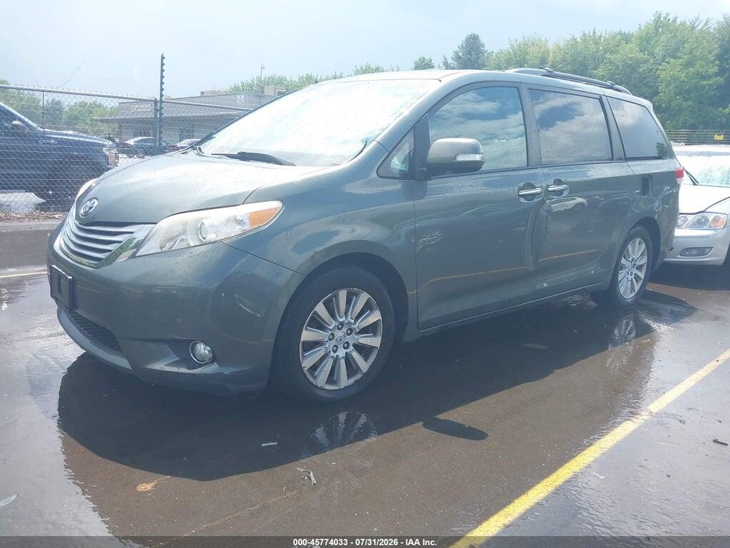 5TDDK3DC5DS065138 2013 TOYOTA SIENNA photo no. 2