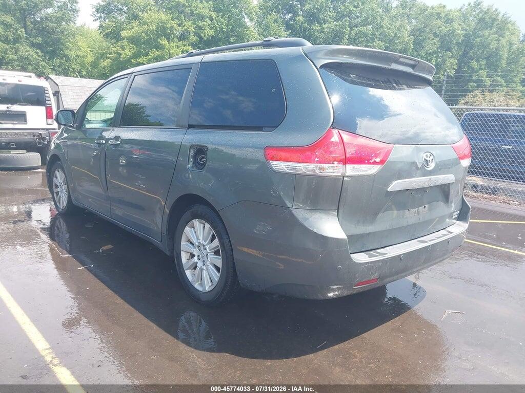 5TDDK3DC5DS065138 2013 TOYOTA SIENNA photo no. 3