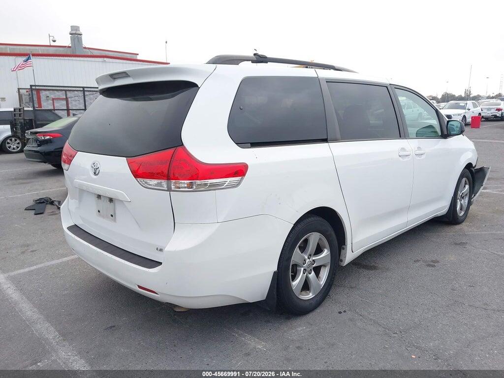5TDKK3DC2DS323476 2013 TOYOTA SIENNA photo no. 4