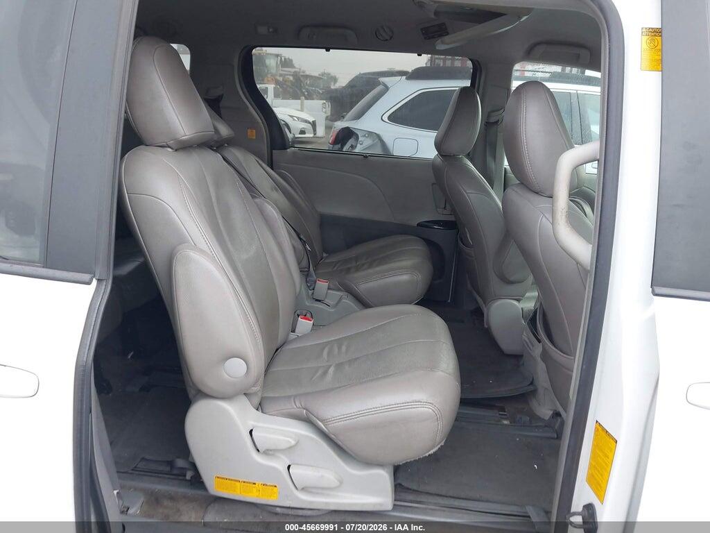 5TDKK3DC2DS323476 2013 TOYOTA SIENNA photo no. 8