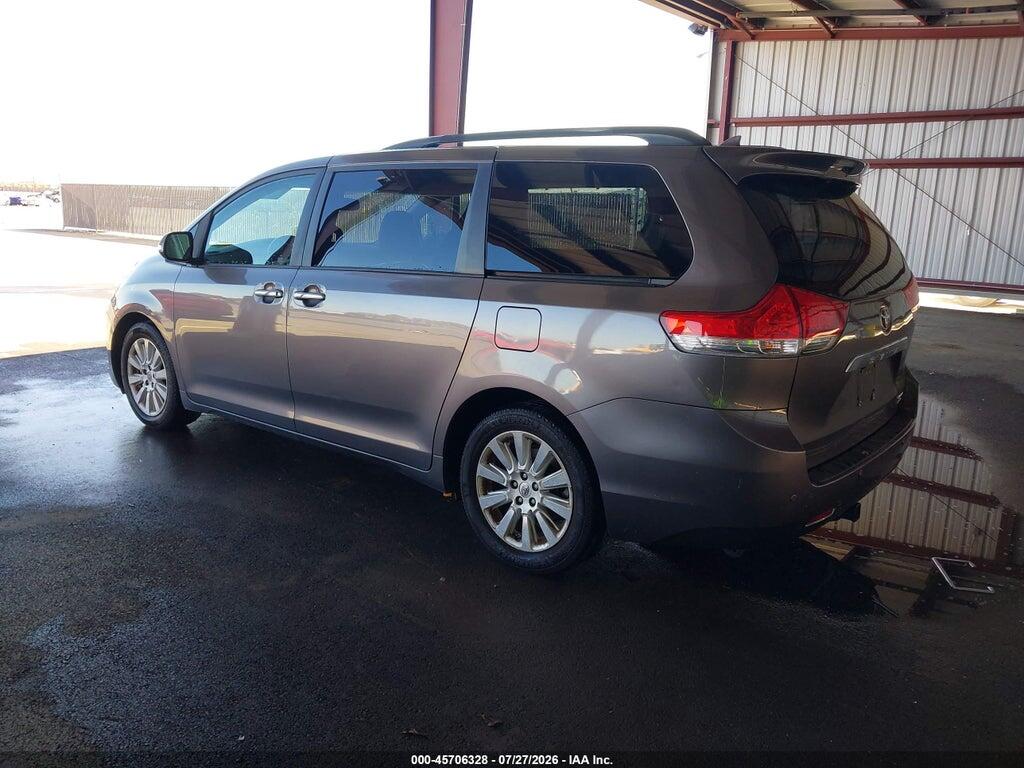 5TDDK3DC5DS050607 2013 TOYOTA SIENNA photo no. 3