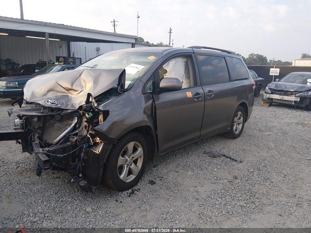 5TDKK3DC5DS293745 2013 TOYOTA SIENNA photo no. 2