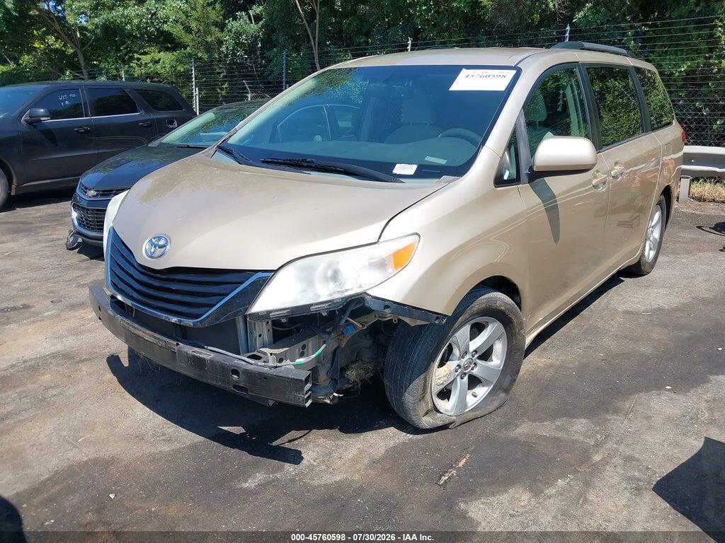 5TDKK3DC0DS333634 2013 TOYOTA SIENNA photo no. 2