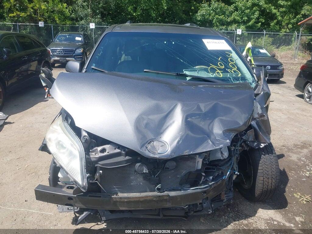 5TDYK3DC8DS325484 2013 TOYOTA SIENNA photo no. 6