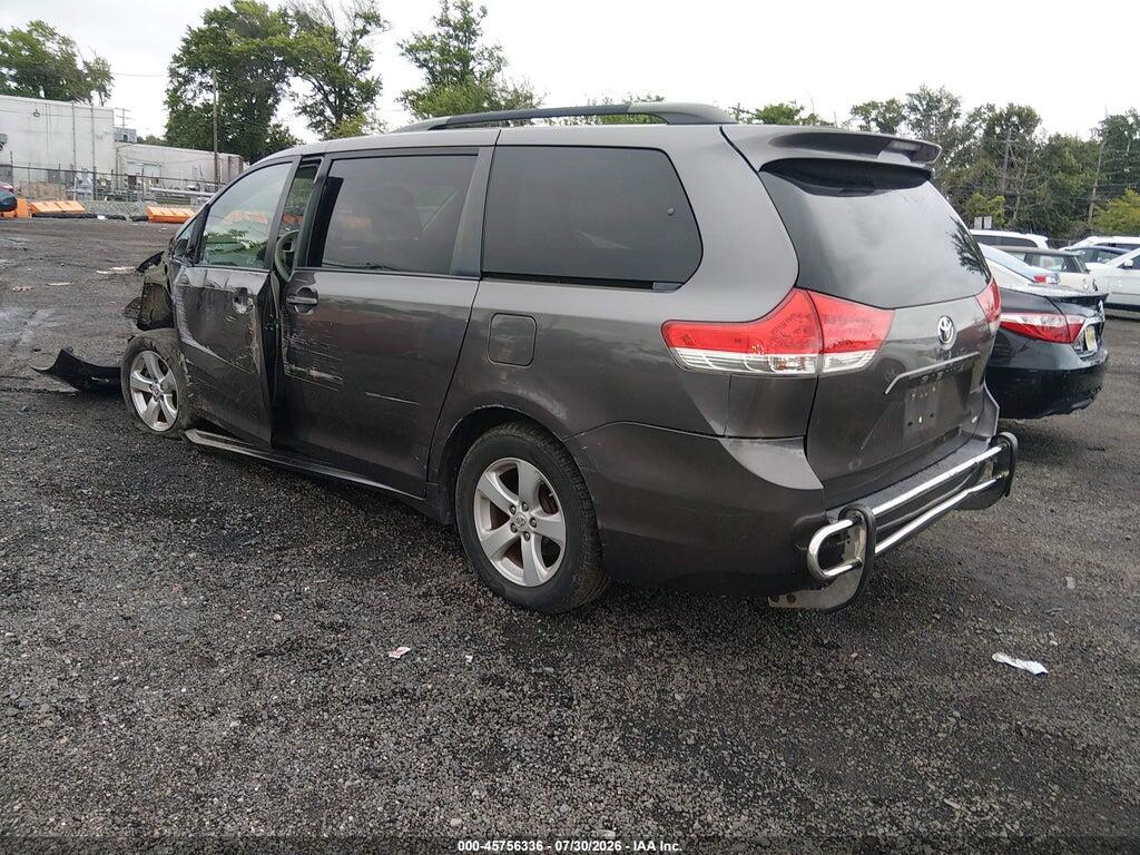 5TDKK3DC0DS384437 2013 TOYOTA SIENNA photo no. 3