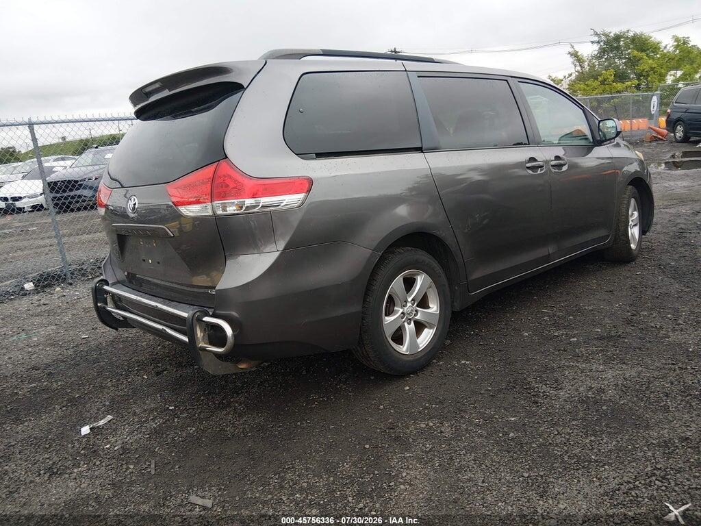 5TDKK3DC0DS384437 2013 TOYOTA SIENNA photo no. 4