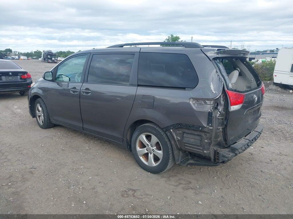 5TDKK3DC2DS375643 2013 TOYOTA SIENNA photo no. 3