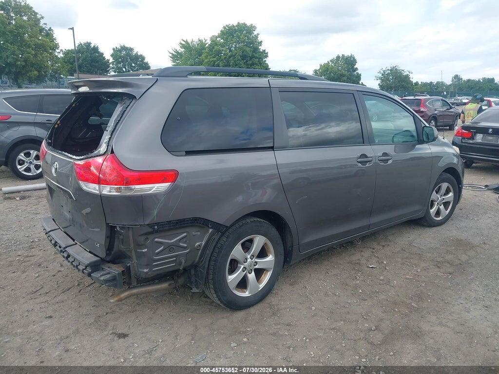 5TDKK3DC2DS375643 2013 TOYOTA SIENNA photo no. 4