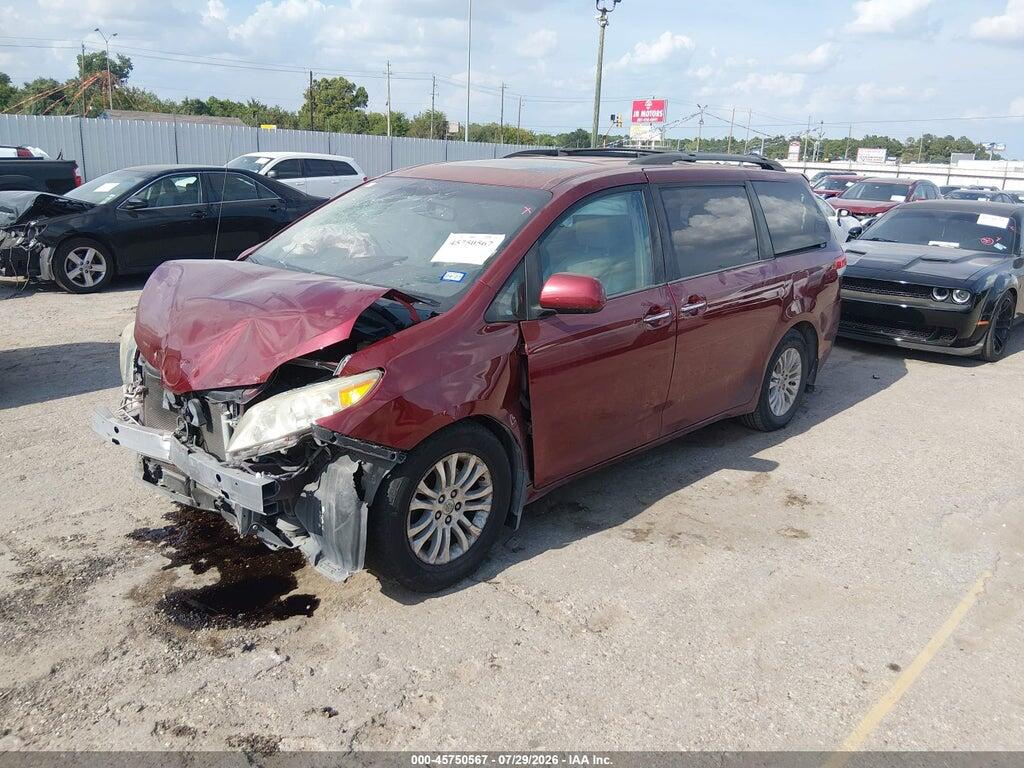 5TDYK3DC3DS374088 2013 TOYOTA SIENNA photo no. 2