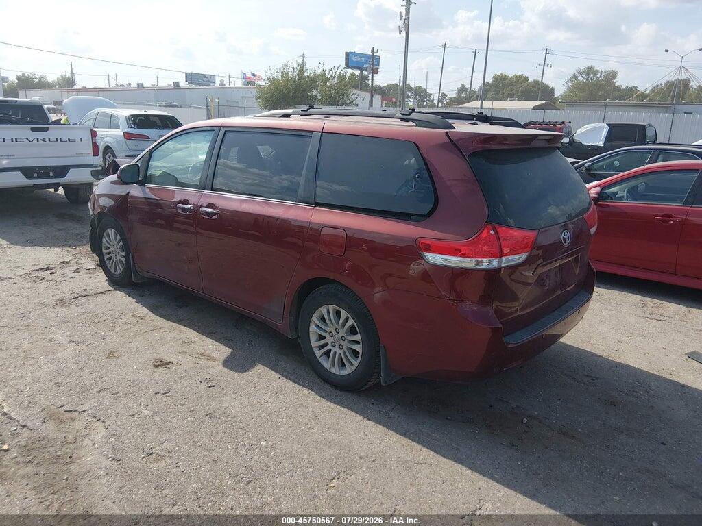 5TDYK3DC3DS374088 2013 TOYOTA SIENNA photo no. 3