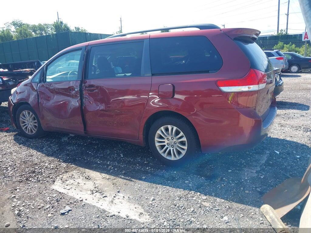 5TDYK3DC1DS305836 2013 TOYOTA SIENNA photo no. 3