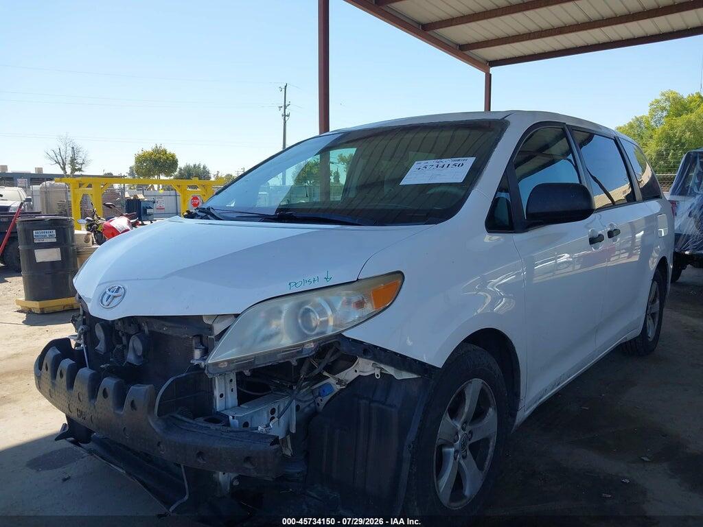 5TDZK3DC1DS298973 2013 TOYOTA SIENNA photo no. 2