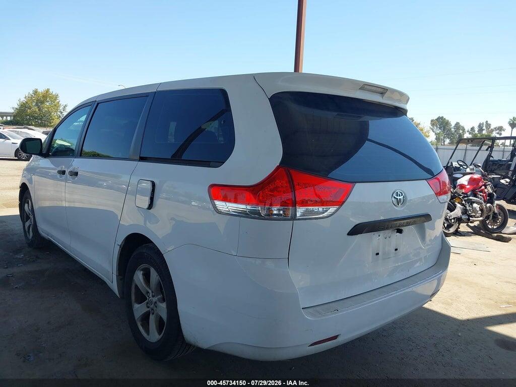 5TDZK3DC1DS298973 2013 TOYOTA SIENNA photo no. 3