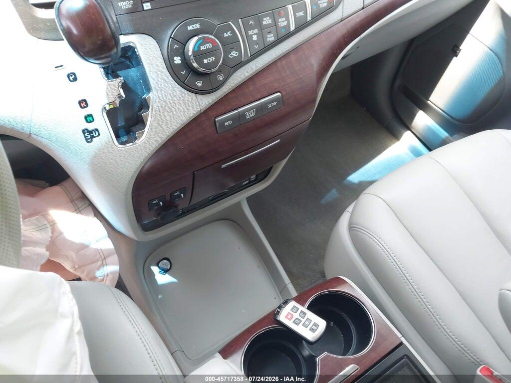 5TDYK3DC3DS367013 2013 TOYOTA SIENNA photo no. 11