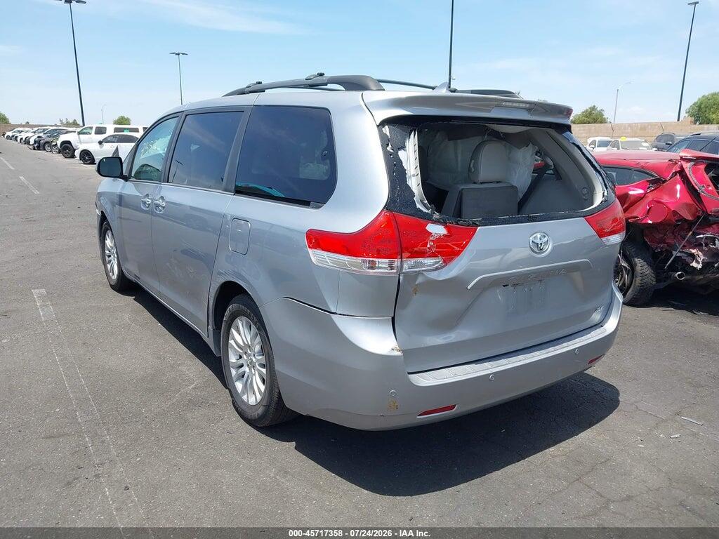 5TDYK3DC3DS367013 2013 TOYOTA SIENNA photo no. 3