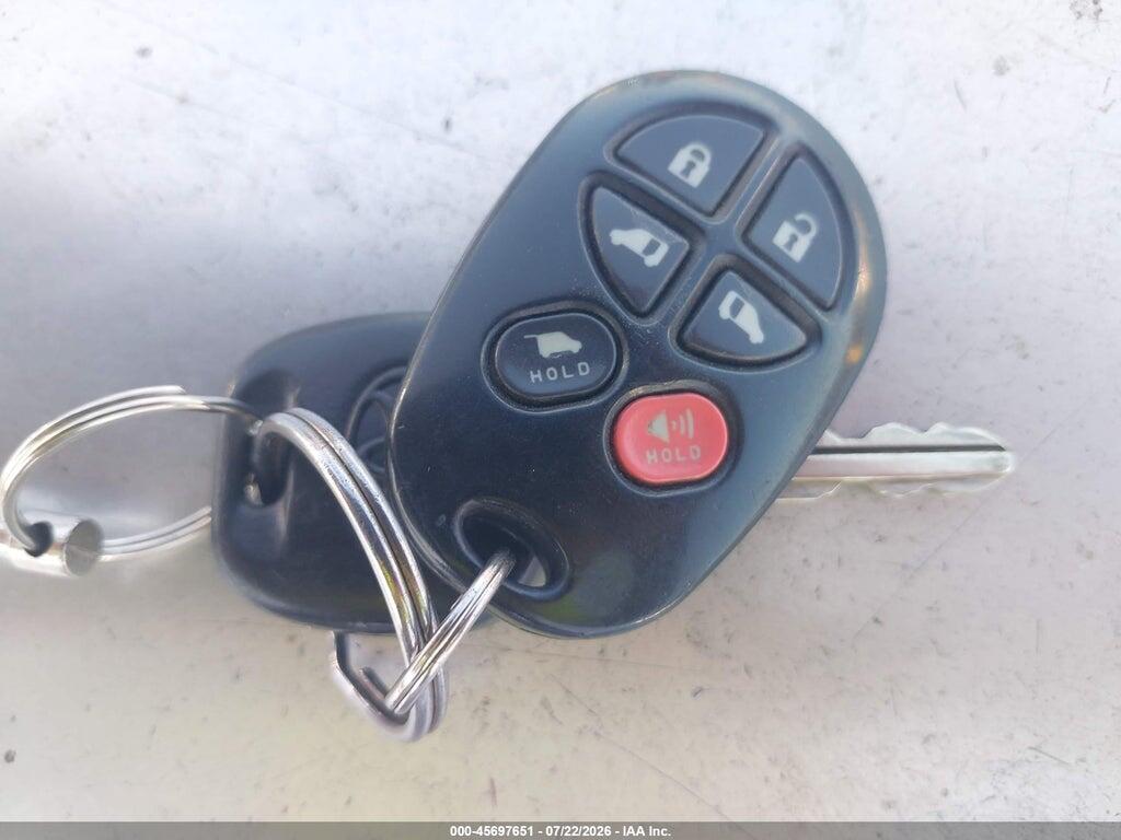 5TDXK3DC7DS293512 2013 TOYOTA SIENNA photo no. 11