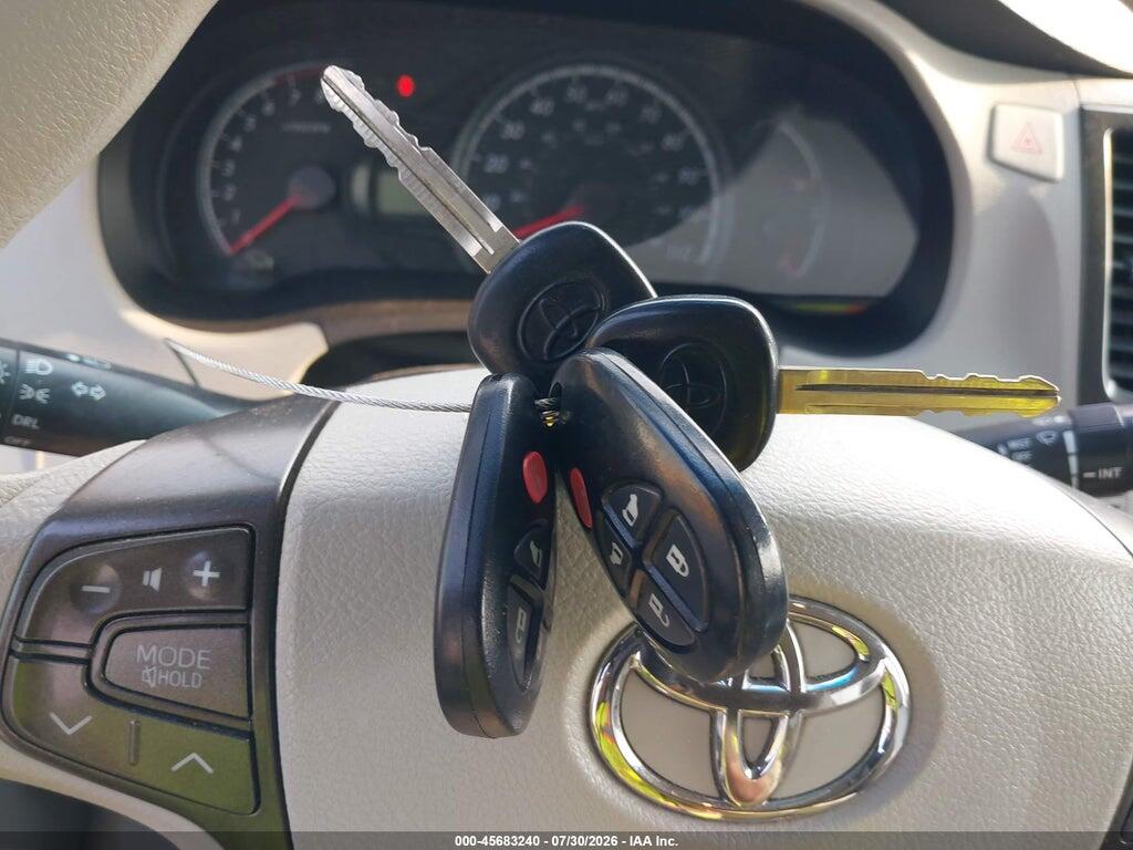 5TDKK3DC5DS303142 2013 TOYOTA SIENNA photo no. 11