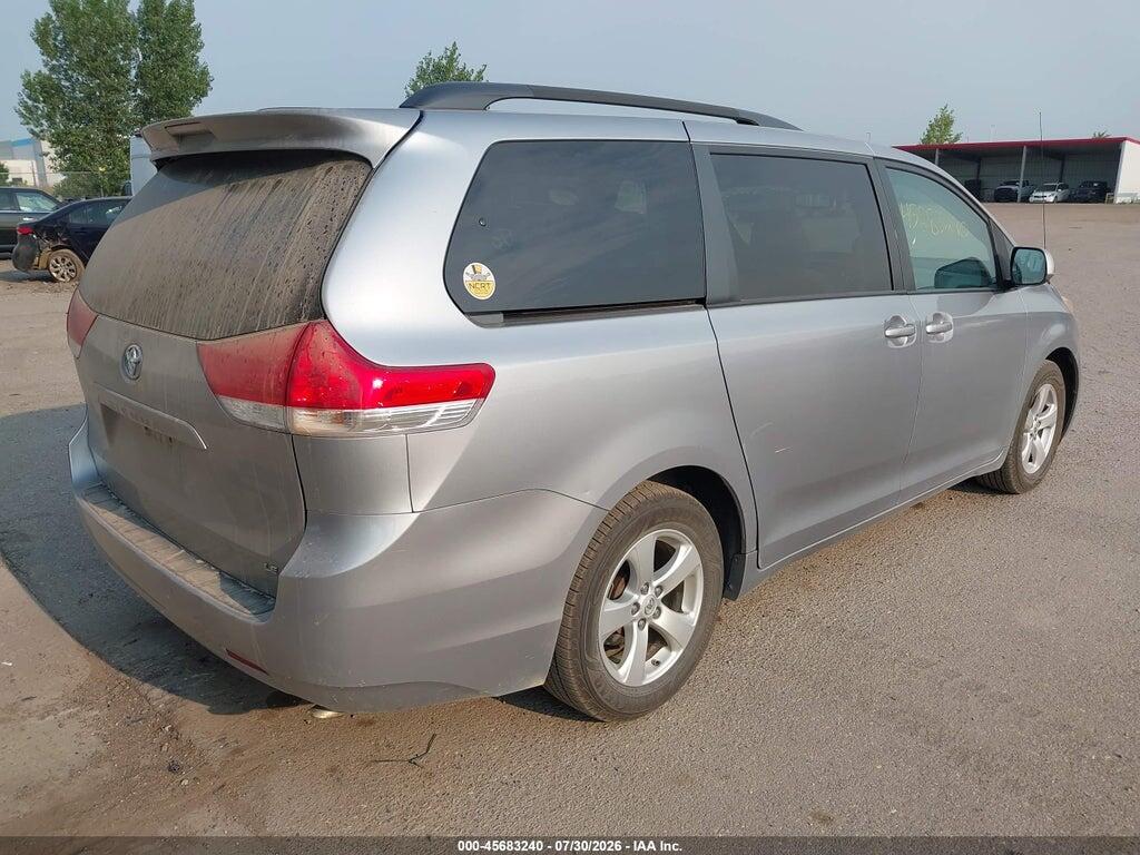 5TDKK3DC5DS303142 2013 TOYOTA SIENNA photo no. 4