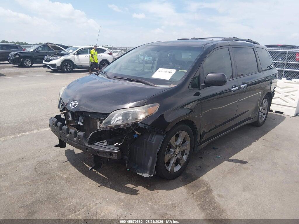 5TDXK3DC8DS348520 2013 TOYOTA SIENNA photo no. 2