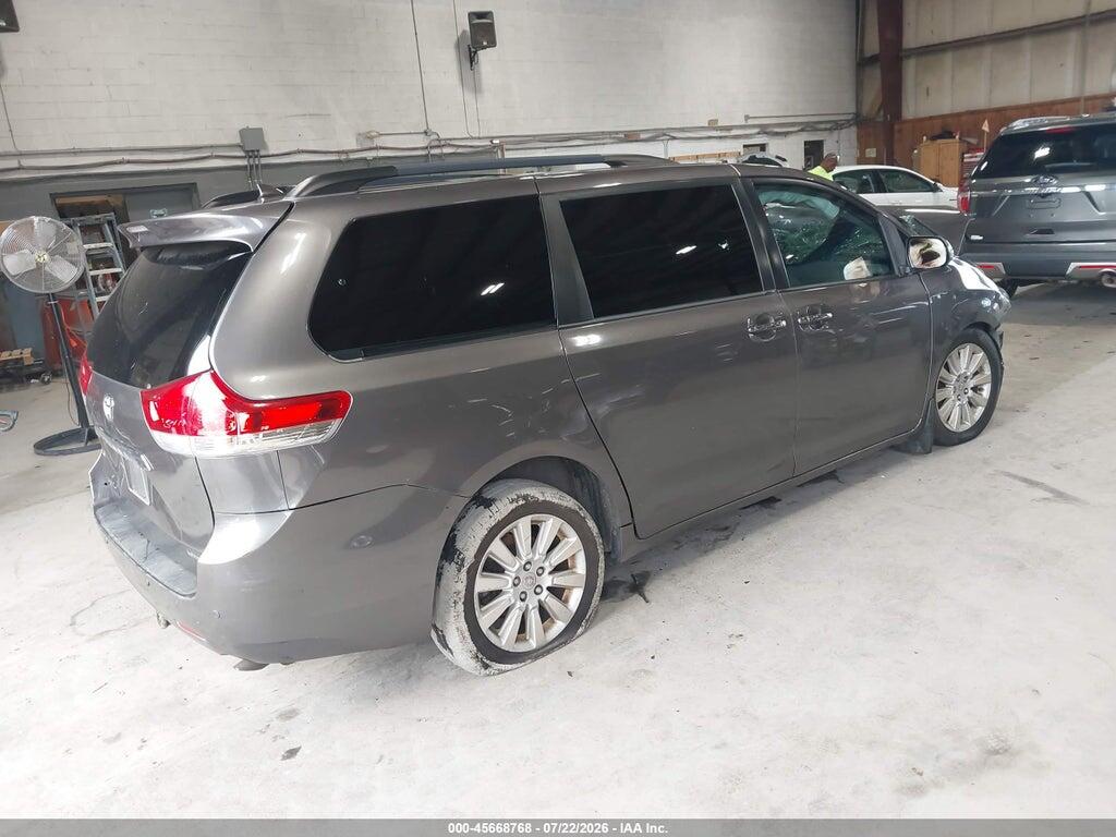 5TDDK3DC2DS056736 2013 TOYOTA SIENNA photo no. 4