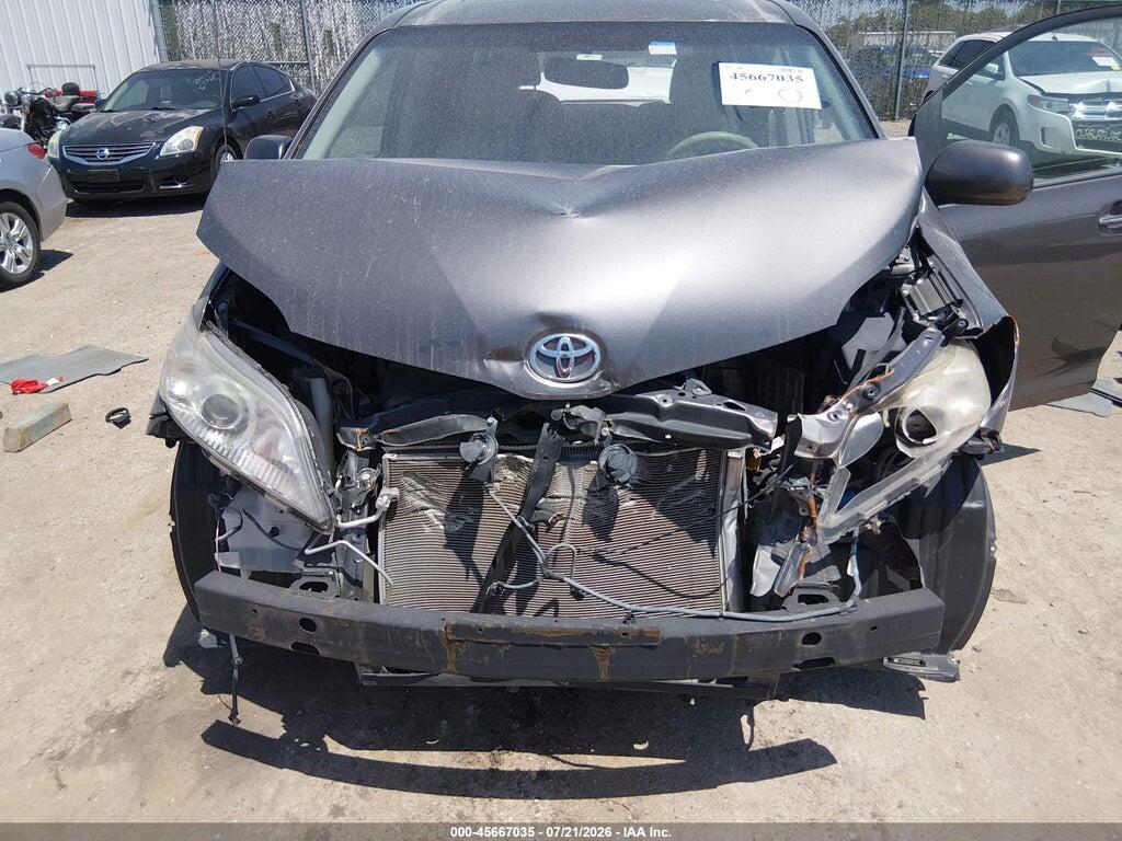 5TDYK3DC1DS351585 2013 TOYOTA SIENNA photo no. 6