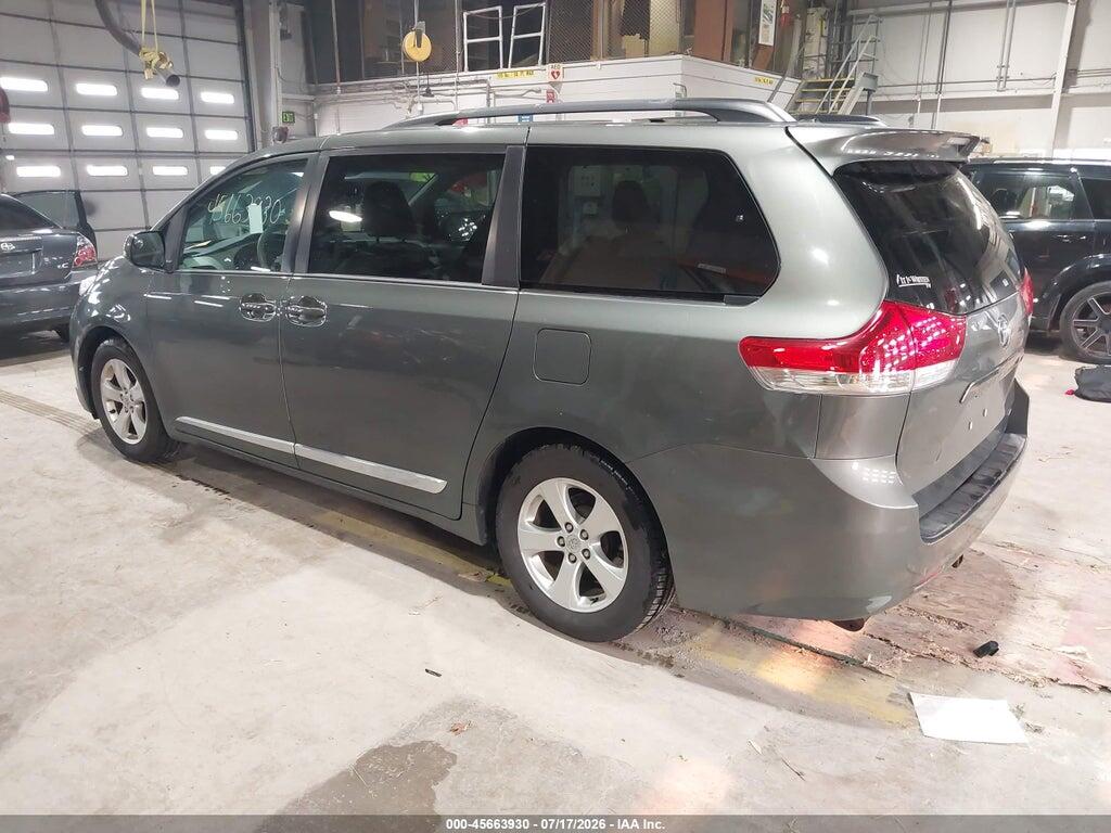 5TDKK3DC5DS325870 2013 TOYOTA SIENNA photo no. 3