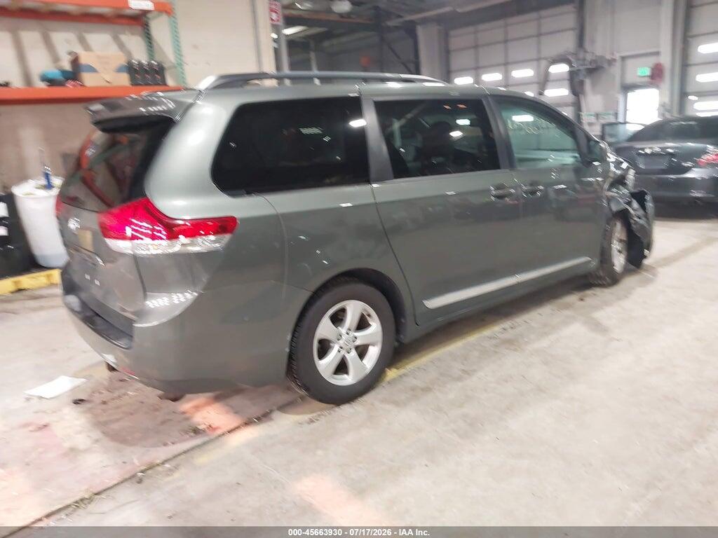 5TDKK3DC5DS325870 2013 TOYOTA SIENNA photo no. 4