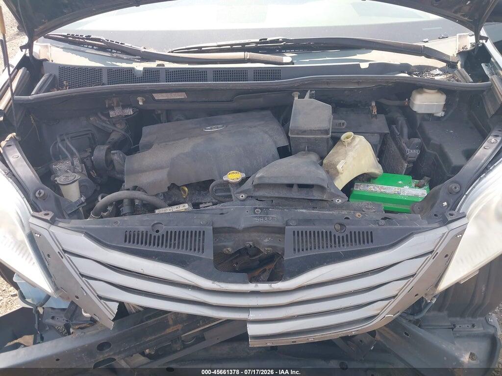 5TDDK3DC1DS068151 2013 TOYOTA SIENNA photo no. 10