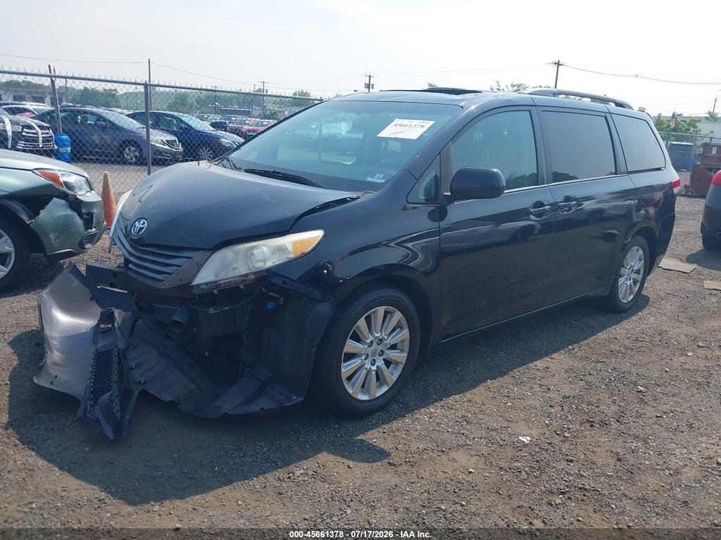 5TDDK3DC1DS068151 2013 TOYOTA SIENNA photo no. 2