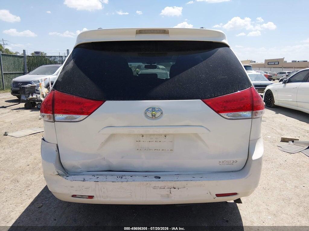 5TDYK3DC8DS325341 2013 TOYOTA SIENNA photo no. 6