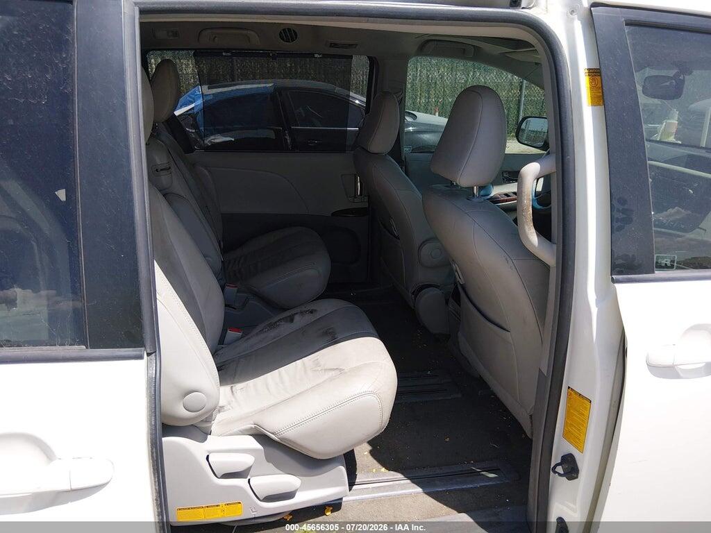 5TDYK3DC8DS325341 2013 TOYOTA SIENNA photo no. 8