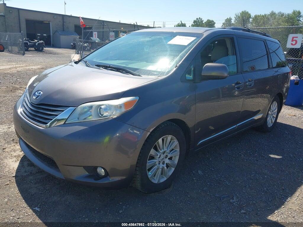 5TDDK3DC5DS065916 2013 TOYOTA SIENNA photo no. 2
