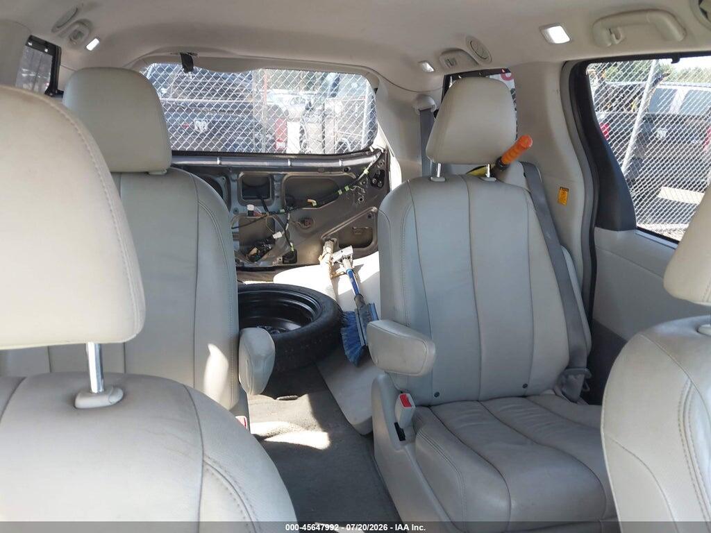 5TDDK3DC5DS065916 2013 TOYOTA SIENNA photo no. 8