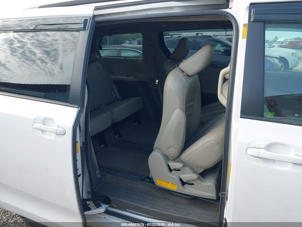 5TDYK3DC4DS368736 2013 TOYOTA SIENNA photo no. 8