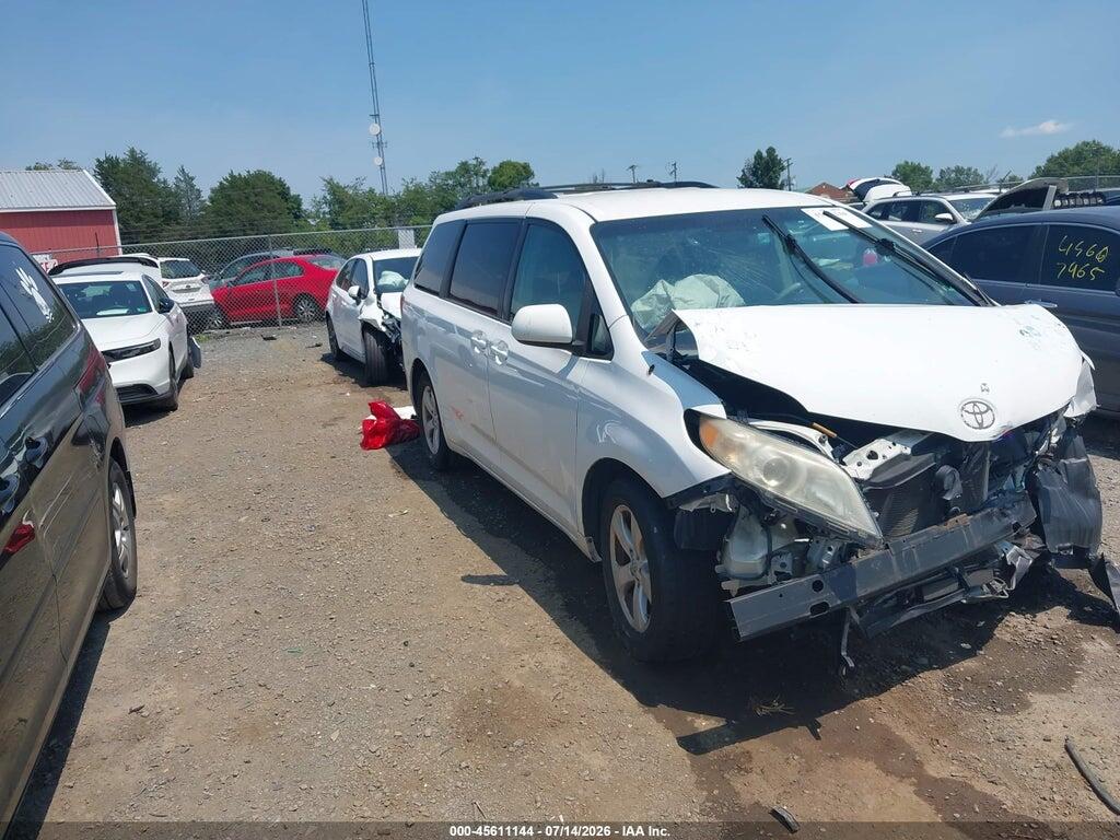 5TDKK3DC2DS372791 2013 TOYOTA SIENNA photo no. 1