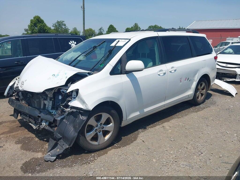 5TDKK3DC2DS372791 2013 TOYOTA SIENNA photo no. 2