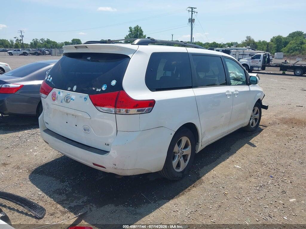 5TDKK3DC2DS372791 2013 TOYOTA SIENNA photo no. 4