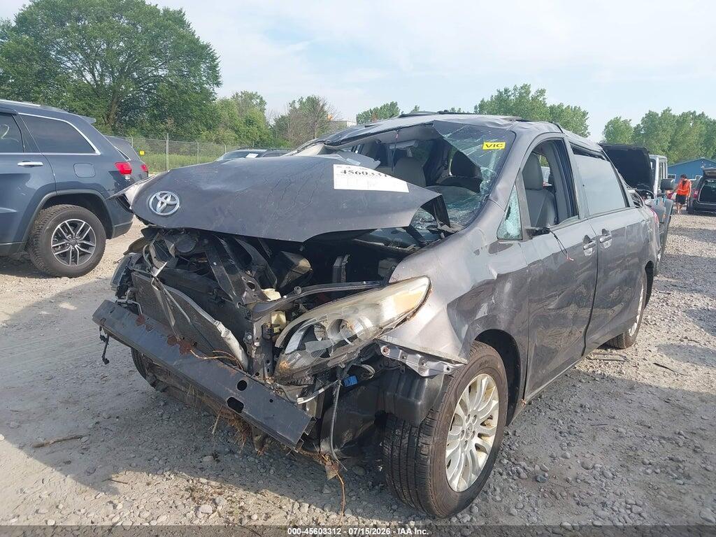 5TDYK3DC8DS360915 2013 TOYOTA SIENNA photo no. 6