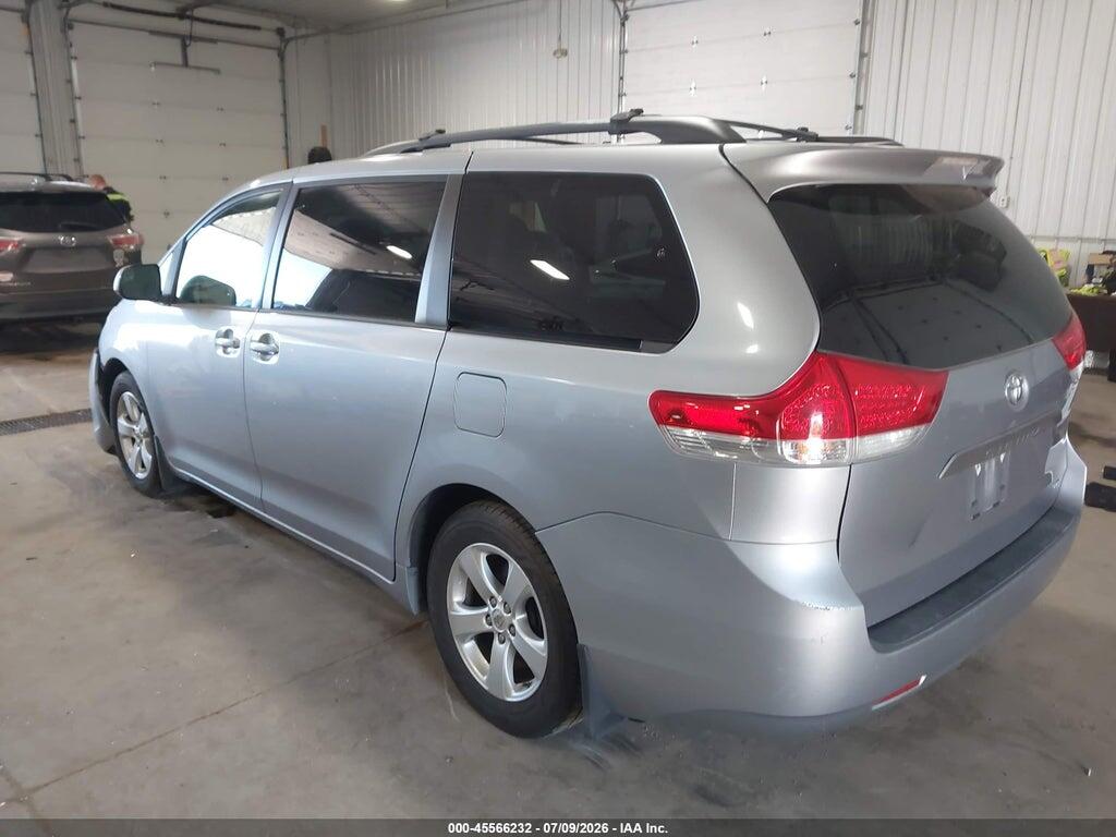 5TDKK3DC8DS331713 2013 TOYOTA SIENNA photo no. 3