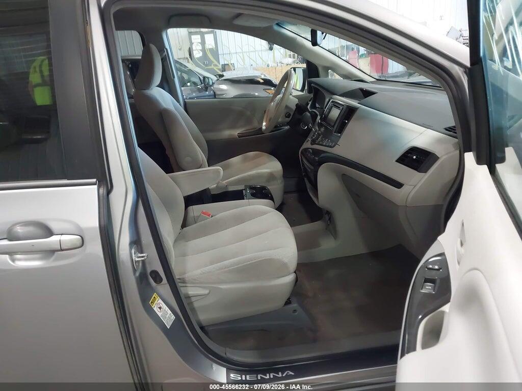 5TDKK3DC8DS331713 2013 TOYOTA SIENNA photo no. 5